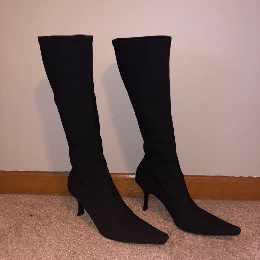 Donald J. Pliner black pull on boots size 8.5